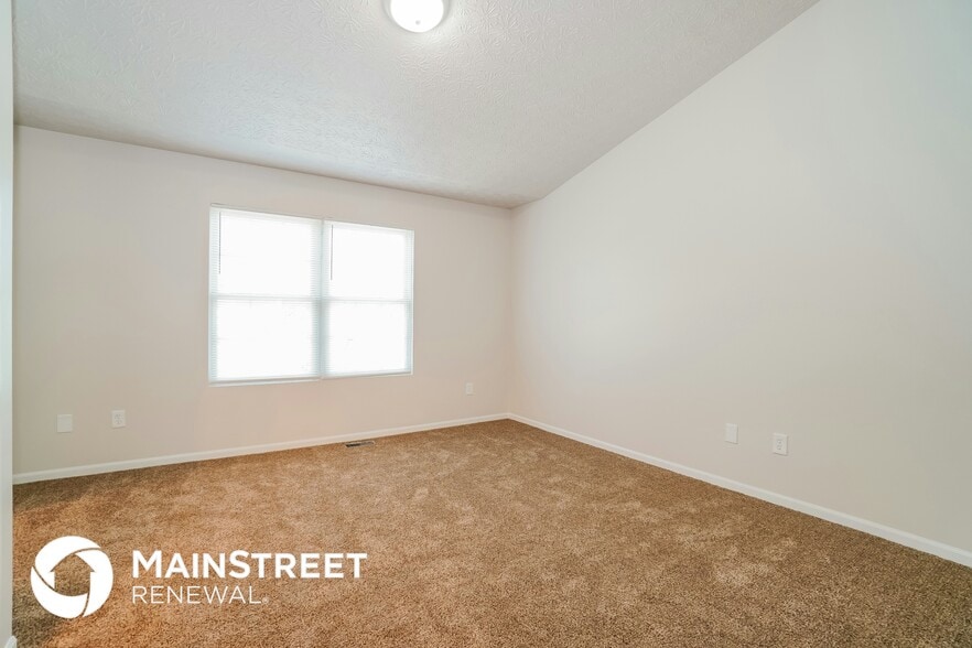 Building Photo - 1852 Meadowlawn Dr