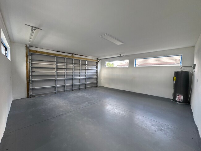 Building Photo - 1882 Coral Point Dr