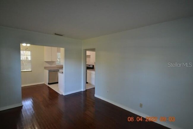 Building Photo - 2801 Sanders Dr