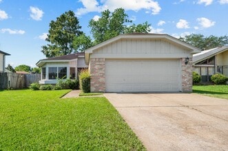 Building Photo - 12007 Longbrook Dr