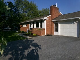 Building Photo - 2052 Miller Rd