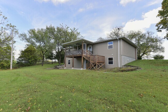 Building Photo - 1791 Fruit Farm Rd