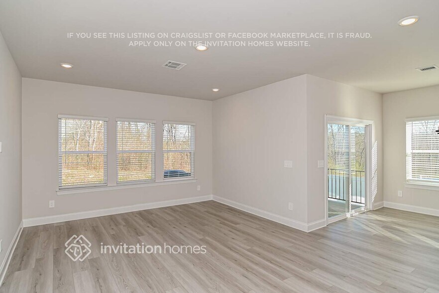 Building Photo - 1255 Bluffton Cir