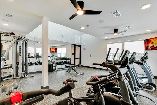 Building Photo - 1505B Crossbar Dr