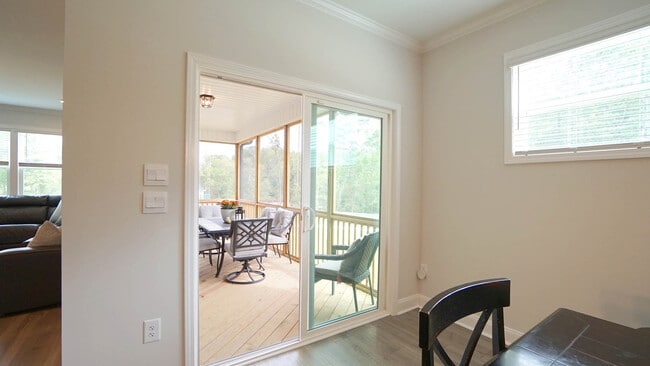 Building Photo - 329 Sparrow Rdg Dr