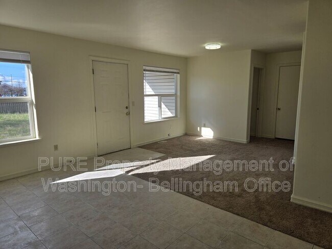 Building Photo - 3013 Pacific St