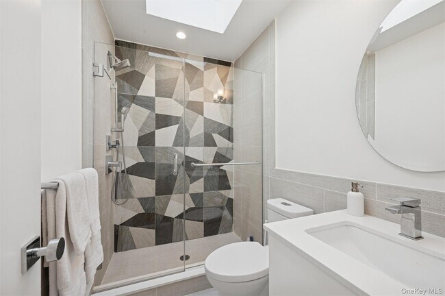 Building Photo - 3 Southwood Ln