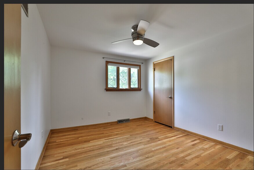 Building Photo - 270 Bryant Ave