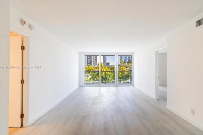 Building Photo - 2 bedroom in Sunny Isles Beach FL 33160