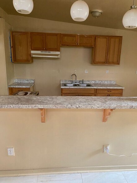 Building Photo - 4852 Bethume Dr
