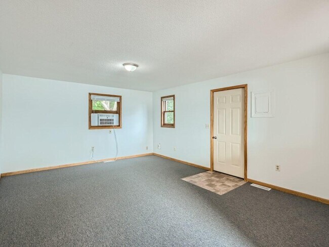 Building Photo - 747 Quixote Ave N