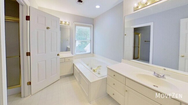 Building Photo - 2400 Tweedmore Ct