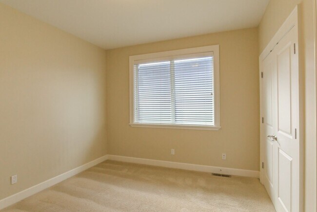 Building Photo - 4Bd/4Ba Seattle Home