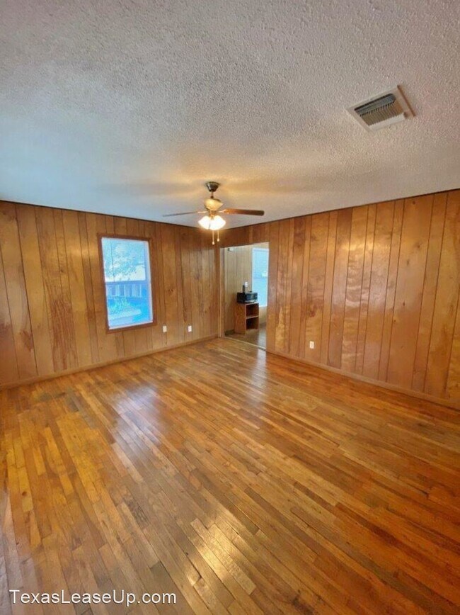 Building Photo - 2 br, 1 bath House - 2031 Katy St