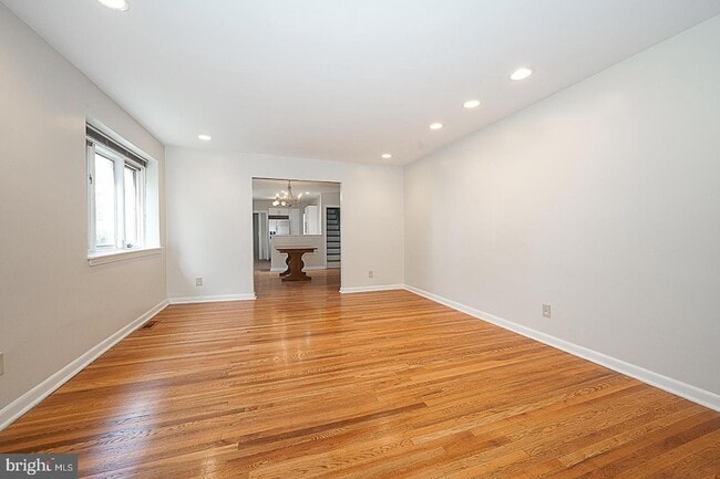 Building Photo - 1457 Manoa Rd