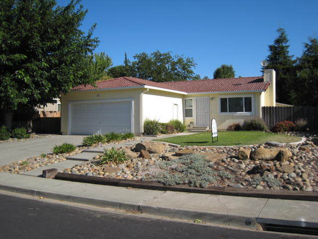 Building Photo - Charming 3-bedroom, 1-bathroom home!