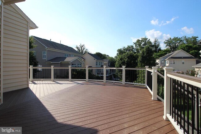 Building Photo - 44136 Riverpoint Dr