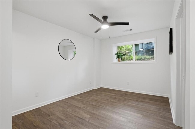 Building Photo - 3270 Belfort Rd SE