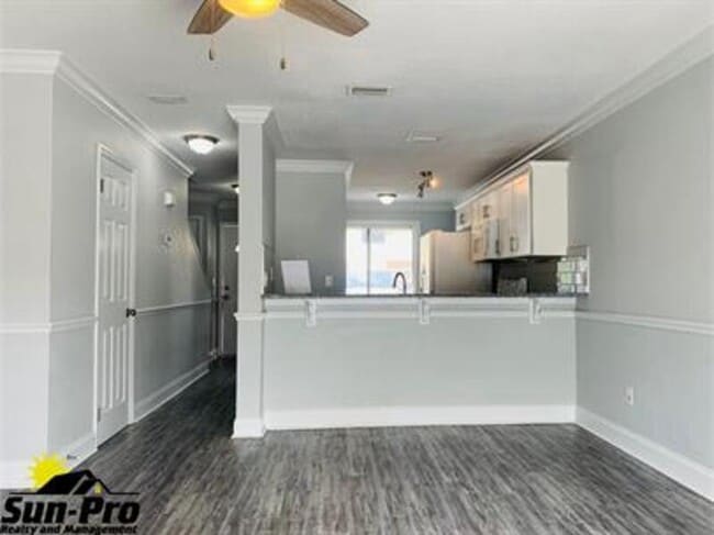 Building Photo - 480 Reed Canal Rd