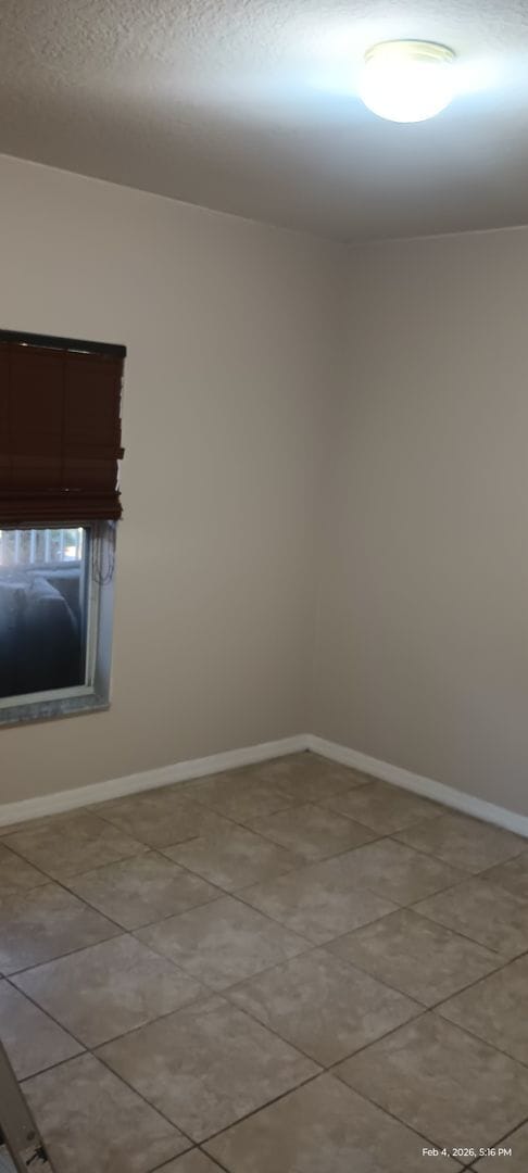 Building Photo - 2 bedroom condo in Holly Hill with covered parking