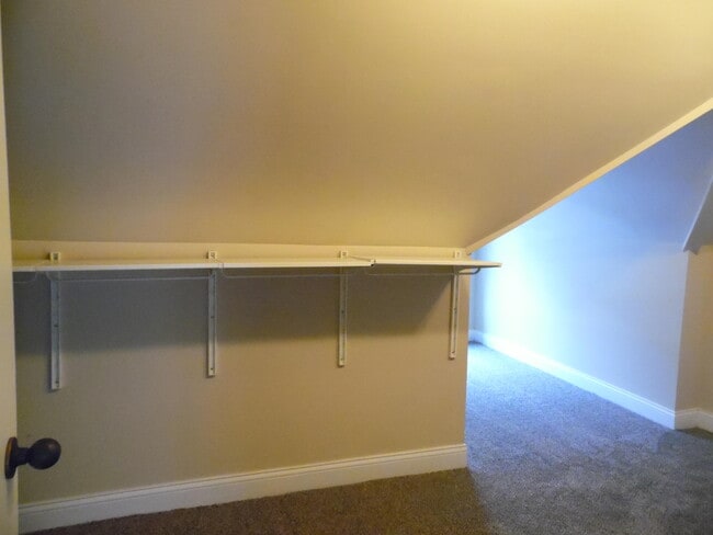 Building Photo - 706 W Maxwell St