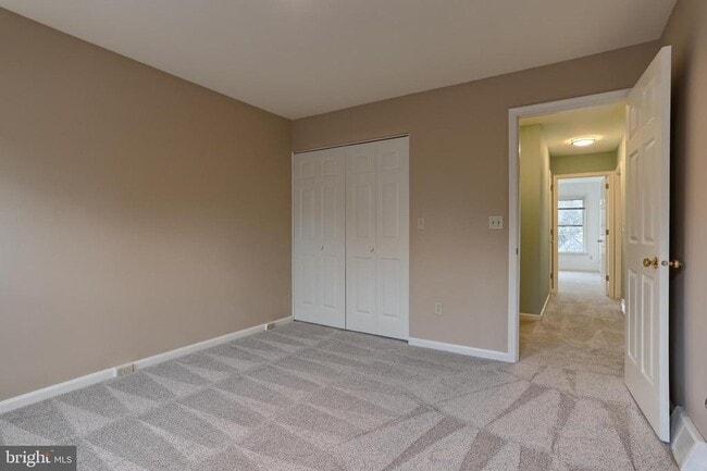 Building Photo - 1127 Wicklow Ct