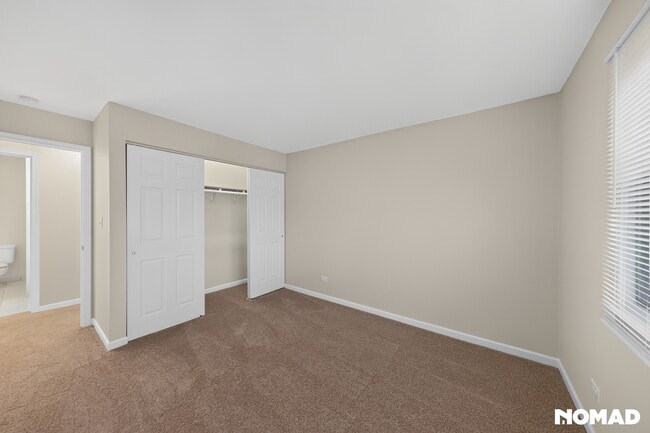 Building Photo - 1420 Stonebridge Cir