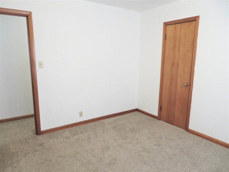 Building Photo - 2317 S Henry St