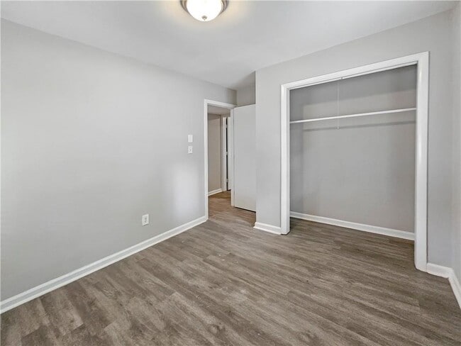 Building Photo - 8438 Stonewall Jackson Dr