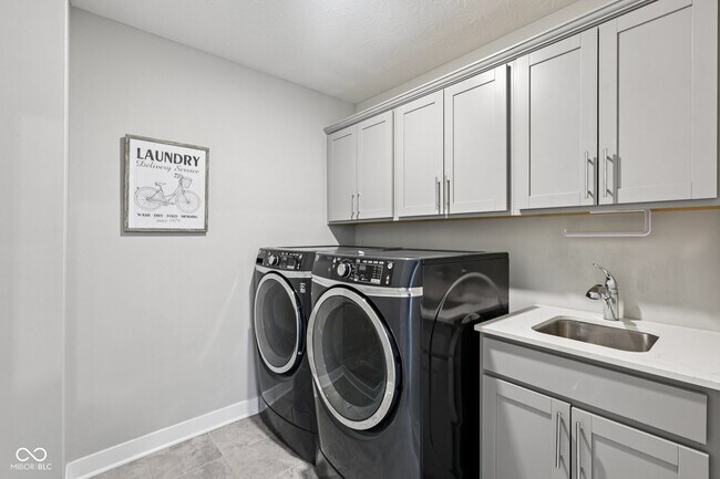 Building Photo - 17285 Dallington St