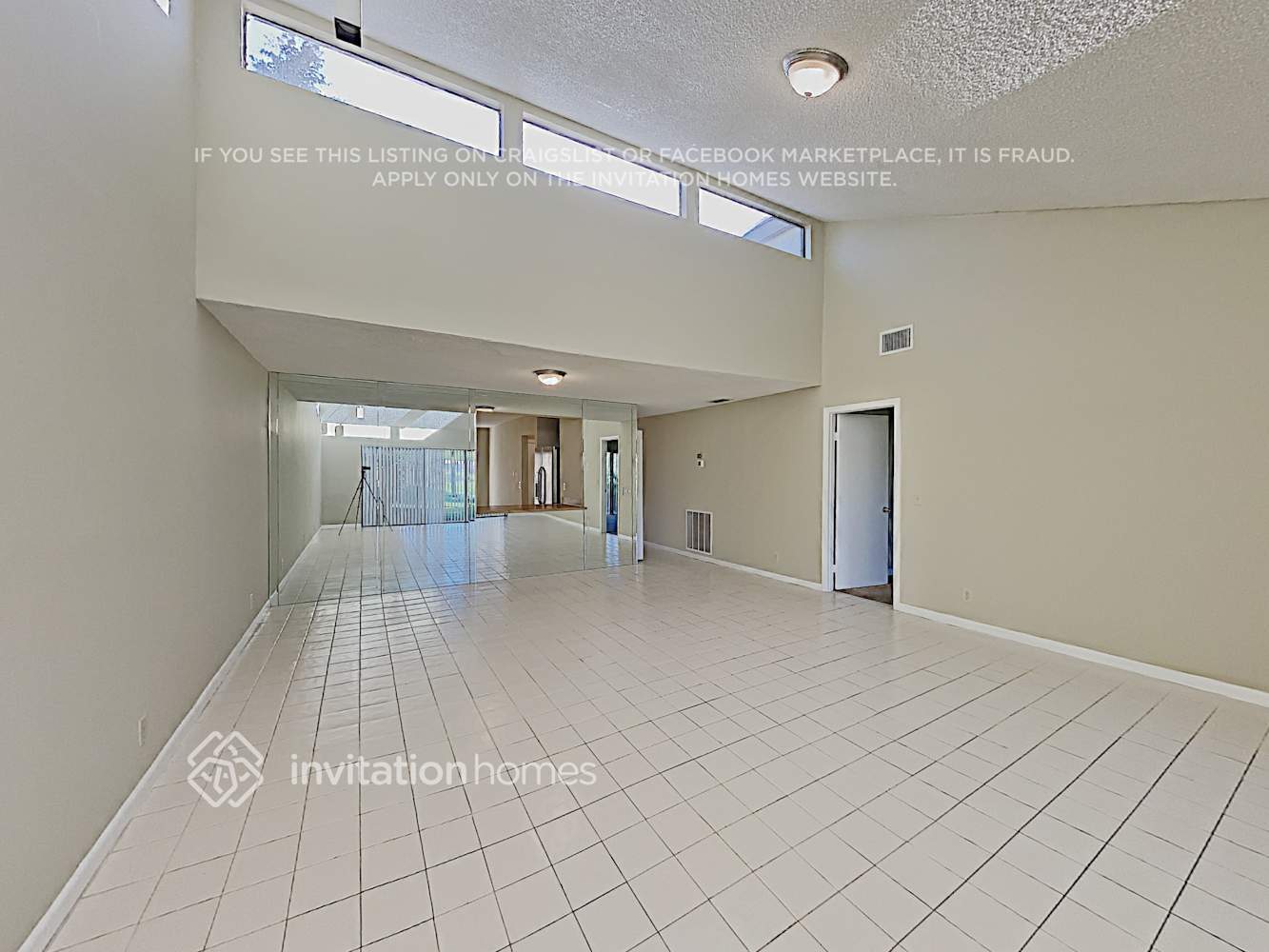 Building Photo - 381 Wildwood Ln E