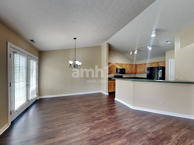 Building Photo - 7705 Corsican Cir