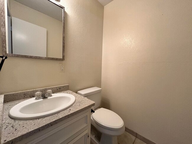 Building Photo - 8601 Memphis Dr