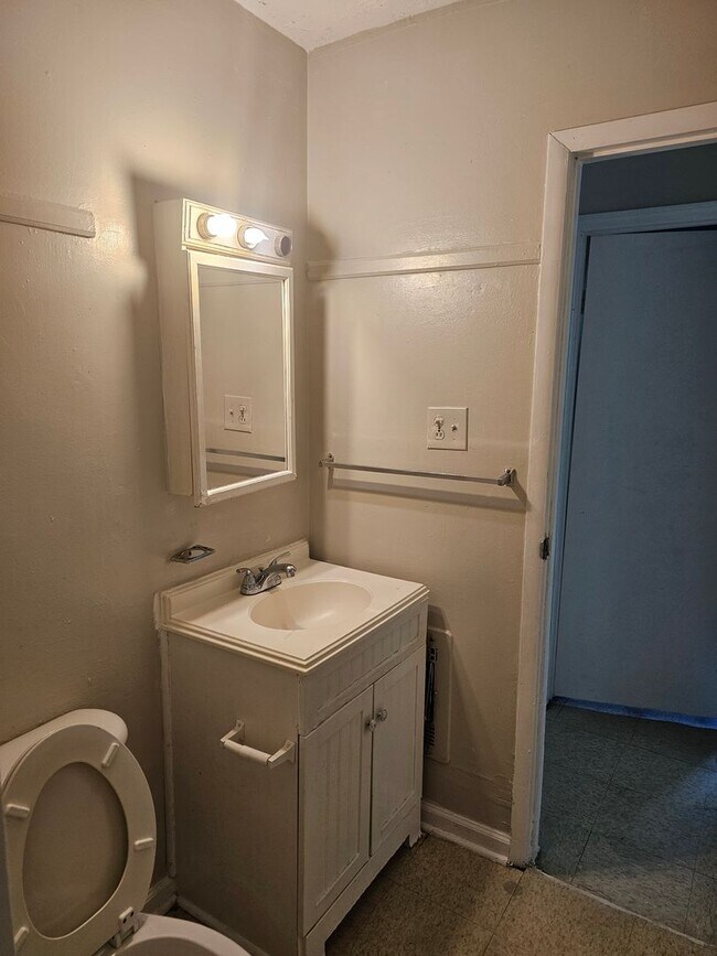 Building Photo - 4 Sided Brick 3 BR Home