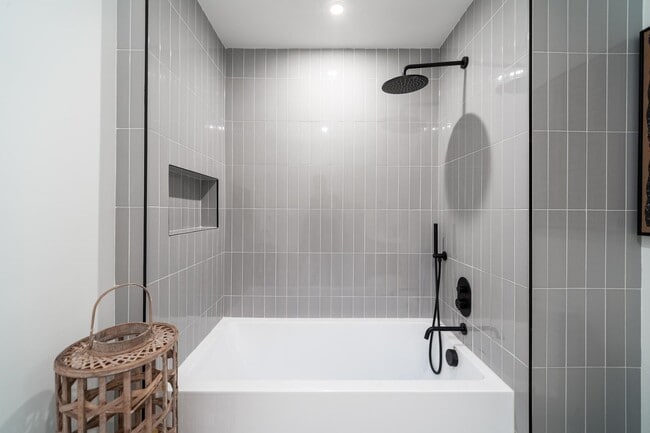 Building Photo - 10 Brinkerhoff St