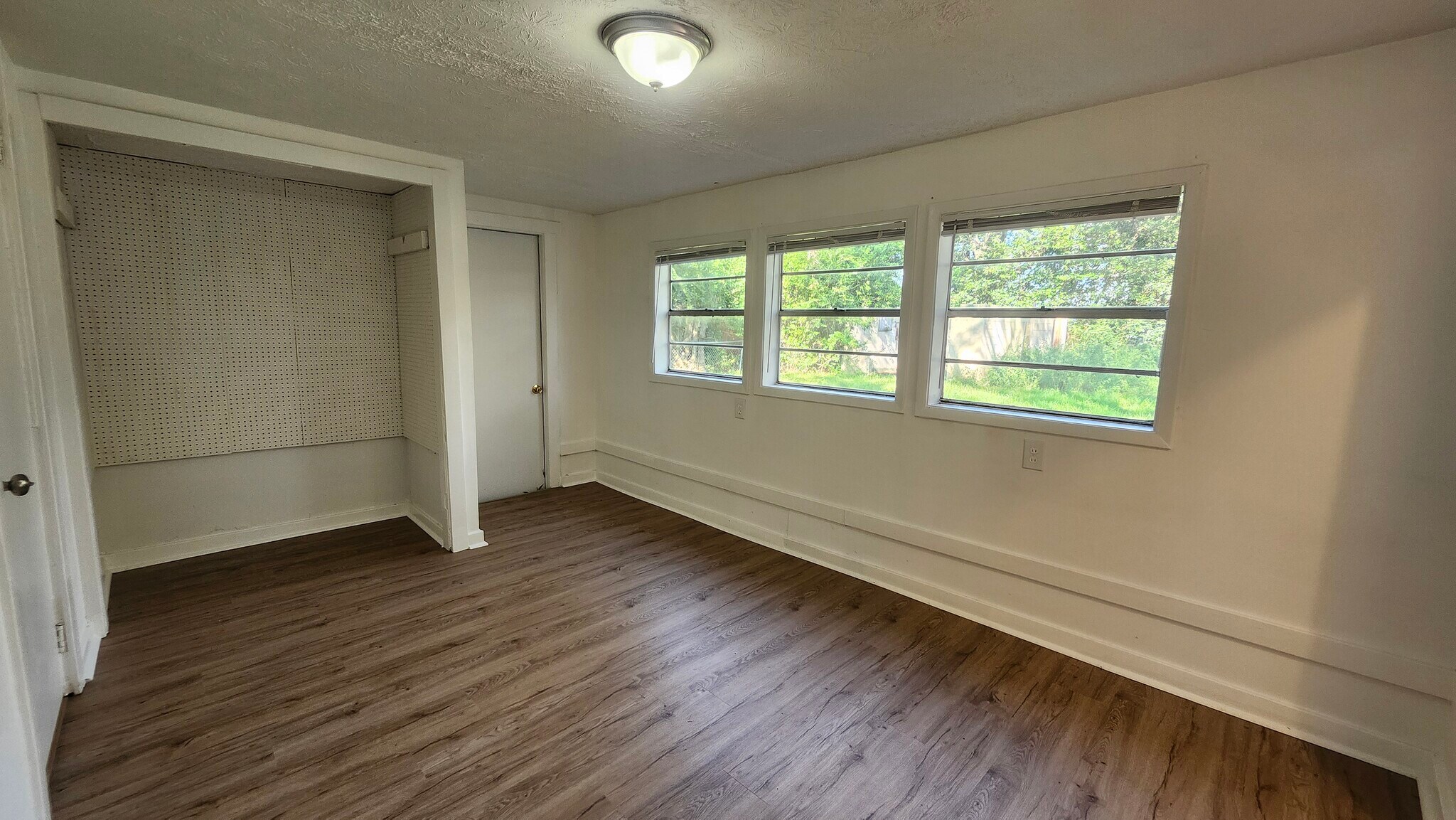 Building Photo - 4014 Chelsea Dr