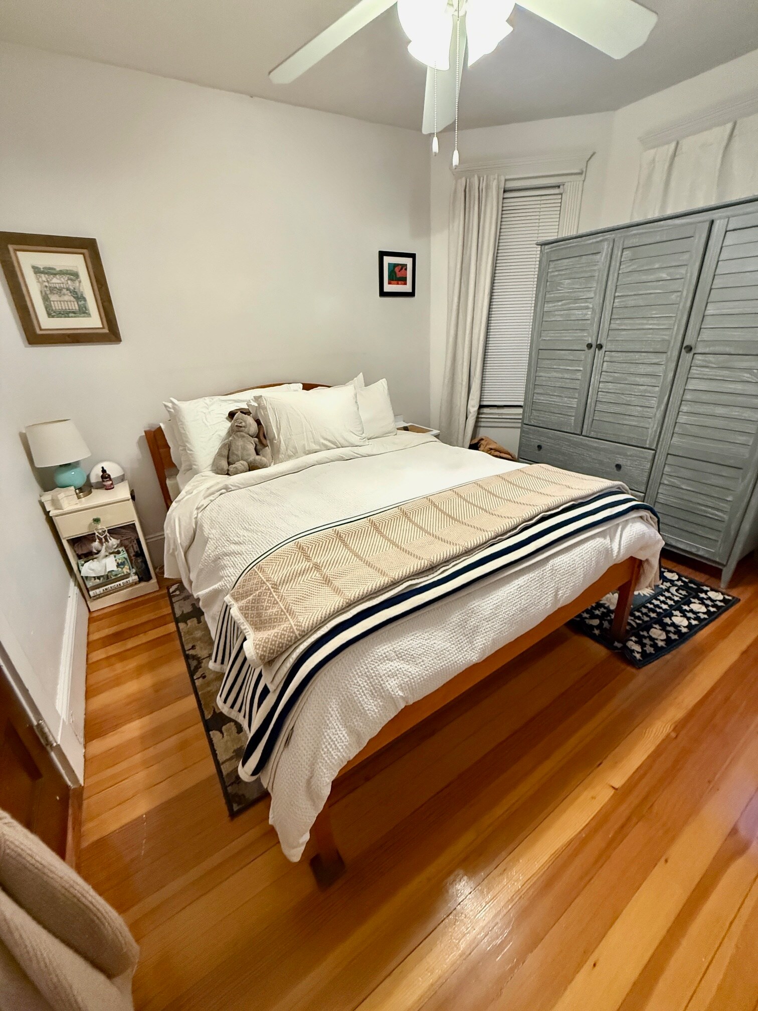 Building Photo - 931 E 4th St