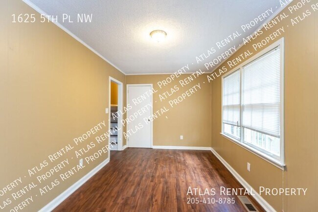 Building Photo - 1625 5th Pl NW
