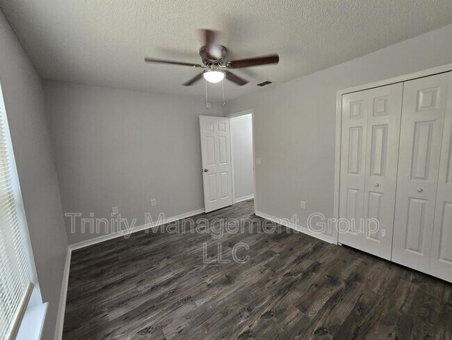 Building Photo - 12325 Shafton Rd