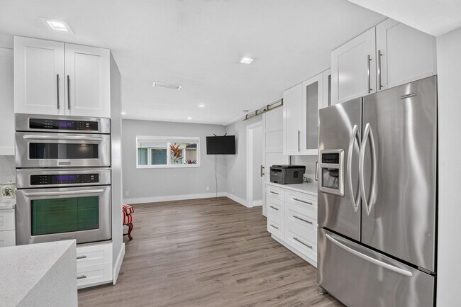 Building Photo - 14624 Country Side Ln