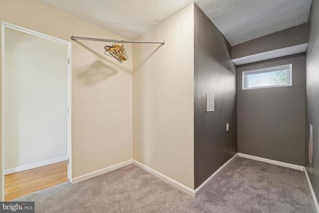 Building Photo - 1005 Tyler Ave