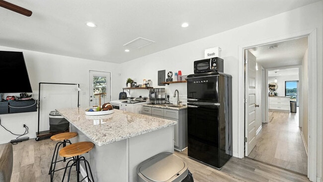 Building Photo - 1240 Canyon Springs Dr