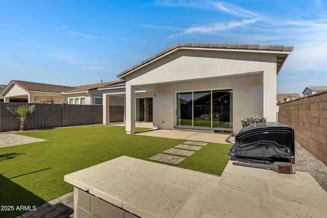 Building Photo - 10051 E Talon Ave