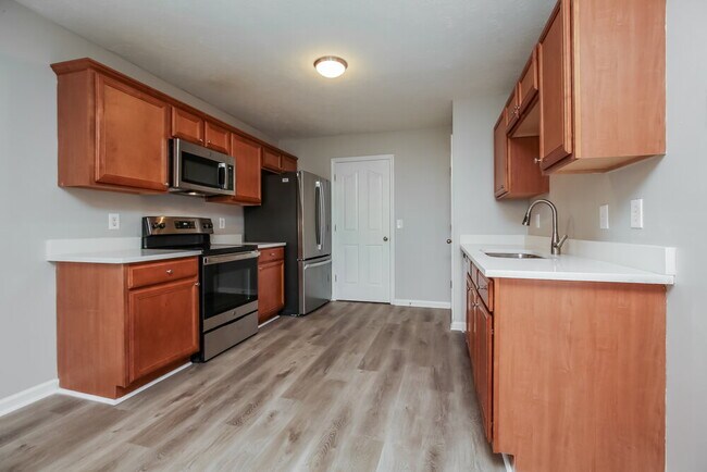 Building Photo - 105 Berele Shepsele Ln