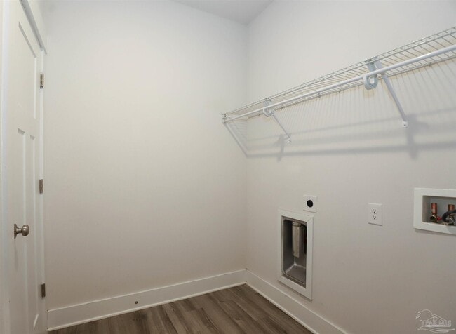 Building Photo - 2110 Cambridge Park Dr