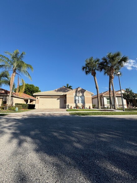 Building Photo - 5527 NW 125th Ter