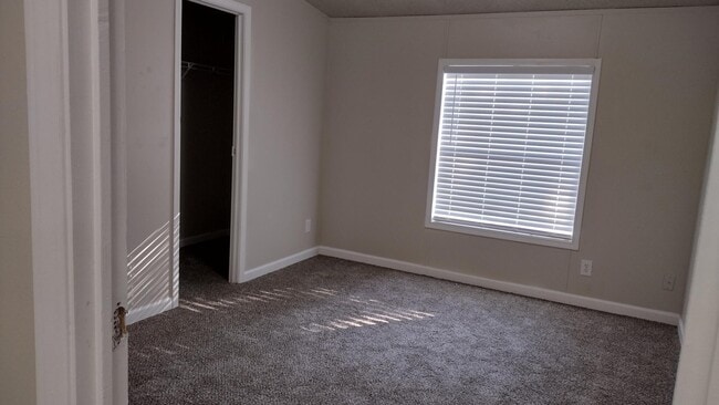 Building Photo - 814 Mercedes Benz Ct