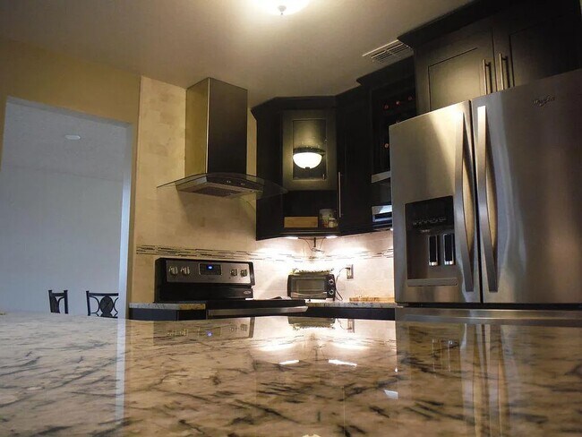 Building Photo - 4310 Cove Dr