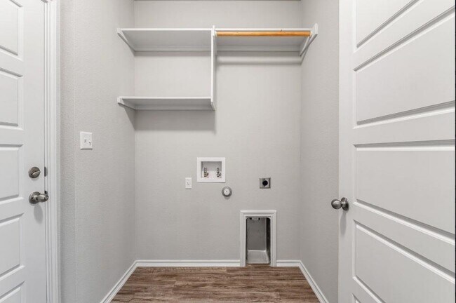 Building Photo - 3651 Sandy Brook Dr