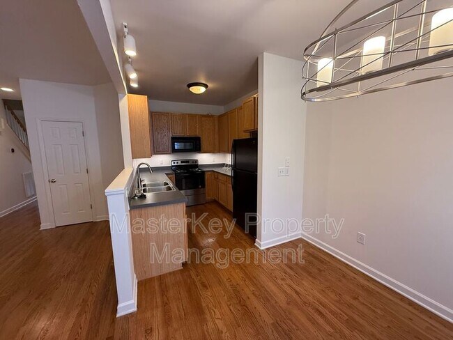 Building Photo - 5420 Goldenglow Way